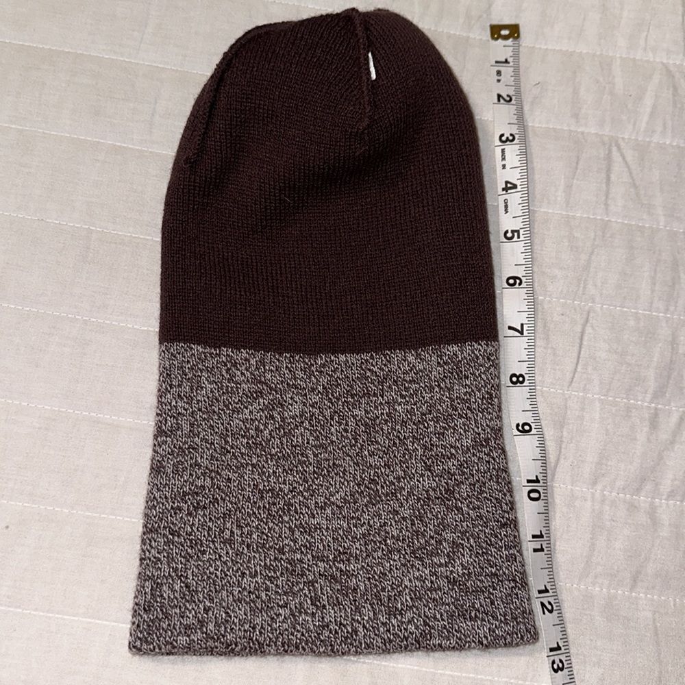 carhartt S-M Eggplant Purple Heather Knit Tasseled Hat - Picture 10 of 12